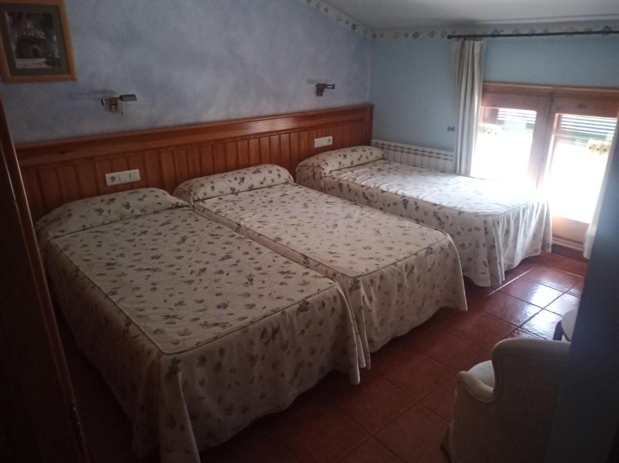 Hotel La Botiga Prades Esterno foto